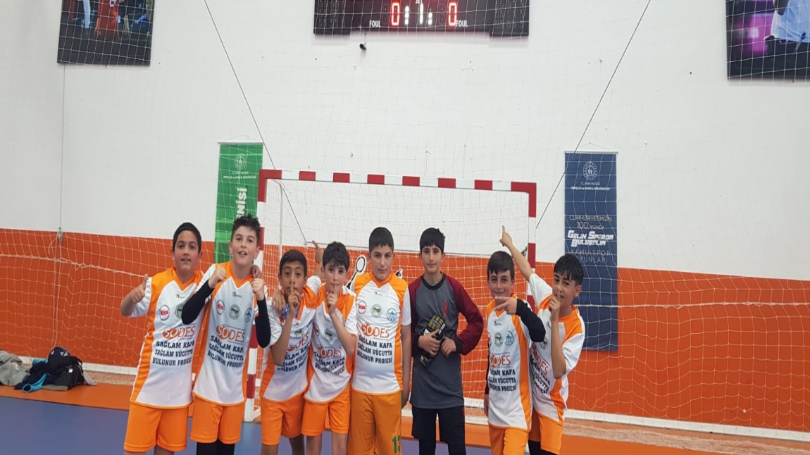 KÜÇÜKLER FUTSAL TAKIMIMIZDAN BAŞARILAR GELMEYE BAŞLADI